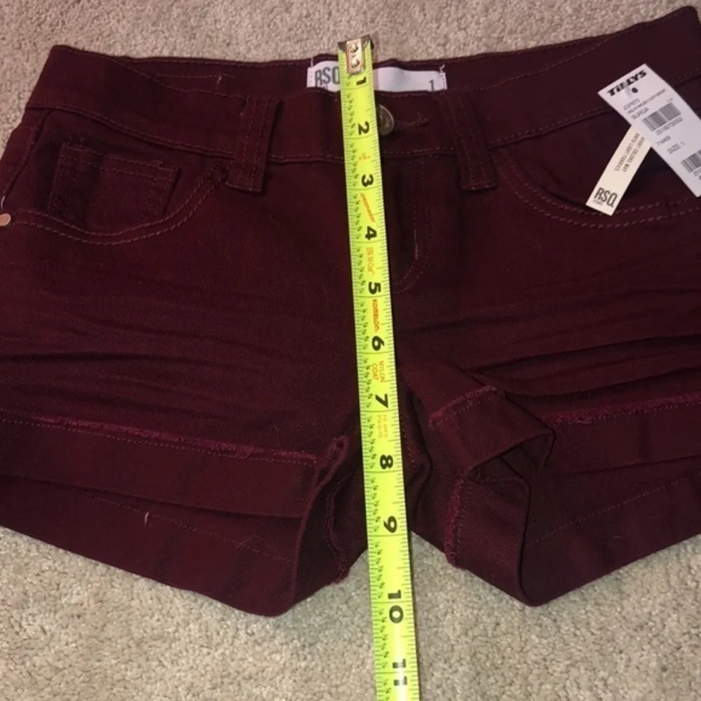 Tilly RSQ Malibu Cuff‎ Short Burgundy size 1 NWT